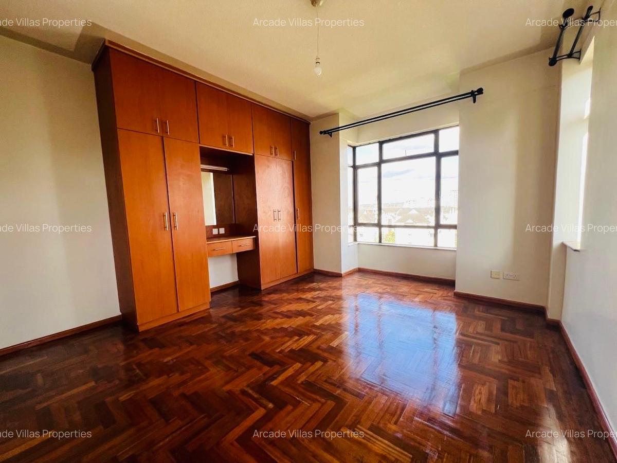 3 Bed Apartment with En Suite in Kilimani - 12