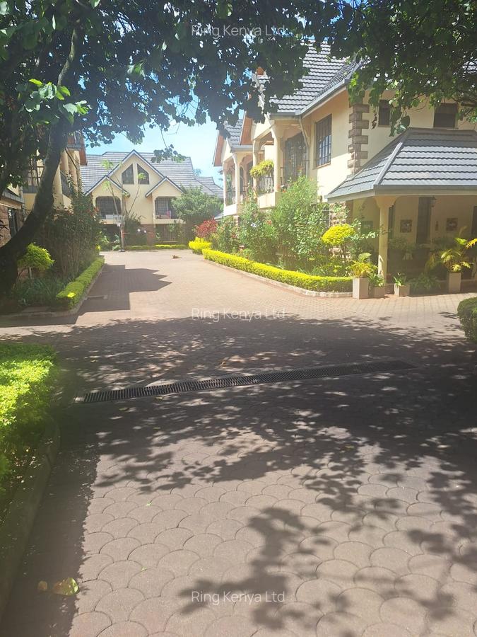 5 Bed Townhouse with En Suite in Lavington - 4