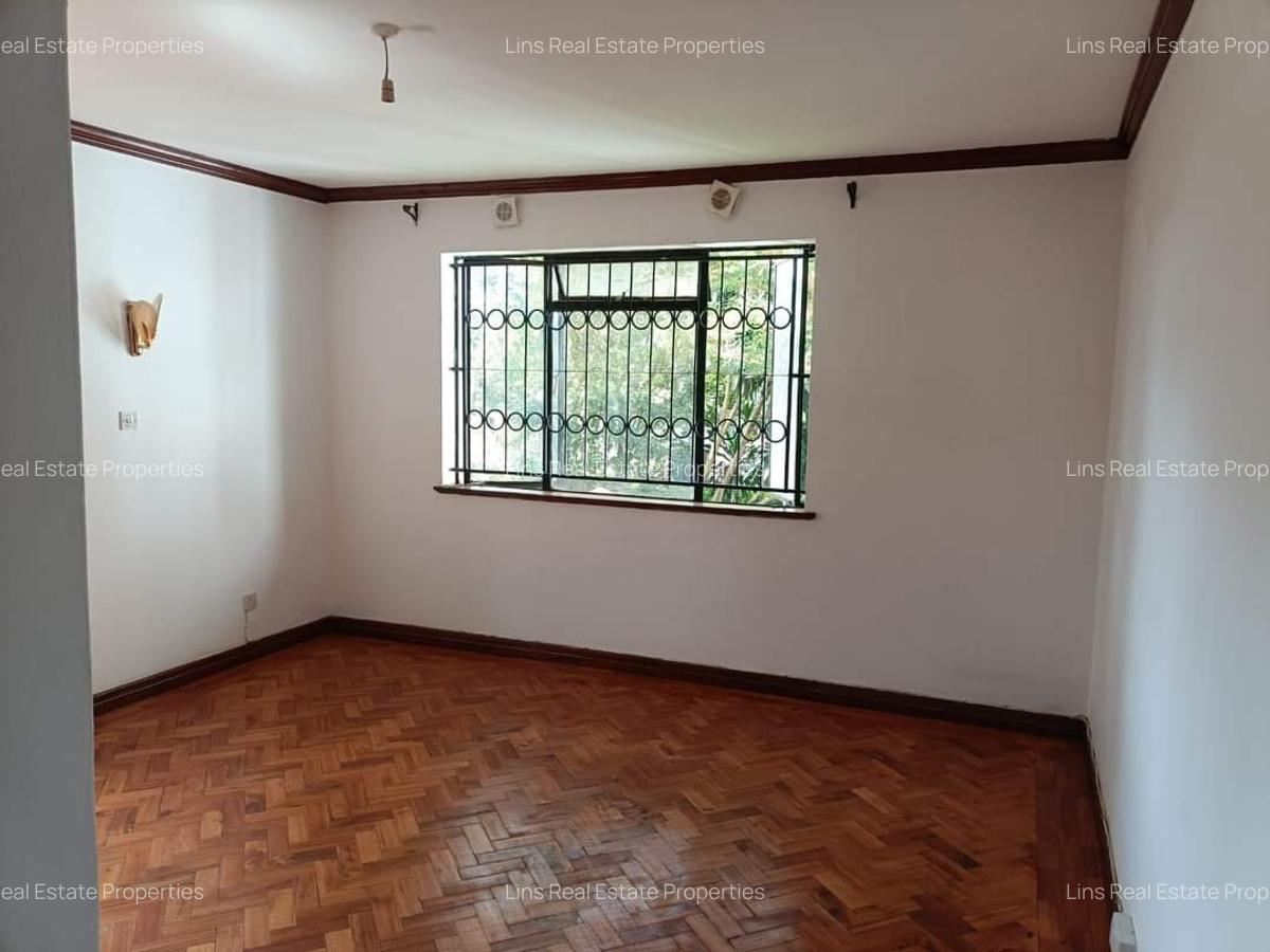 4 Bed House with En Suite in Runda - 7