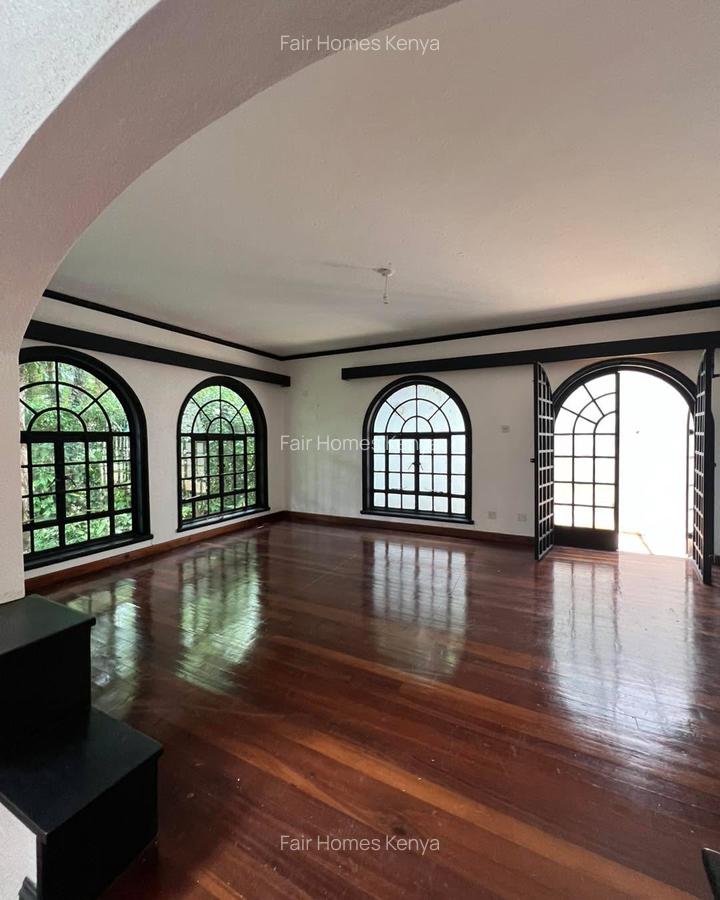 4 Bed Townhouse with En Suite at Riverside Drive - 5