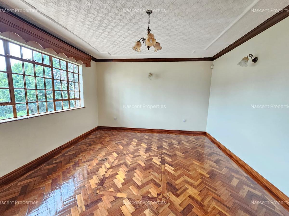 4 Bed House with En Suite at Evergreen - 12