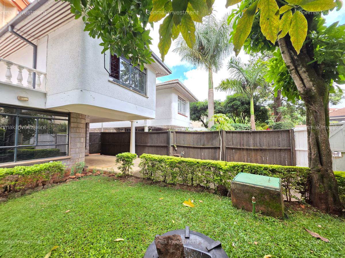 4 Bed Townhouse with En Suite at Valley Arcade. - 1