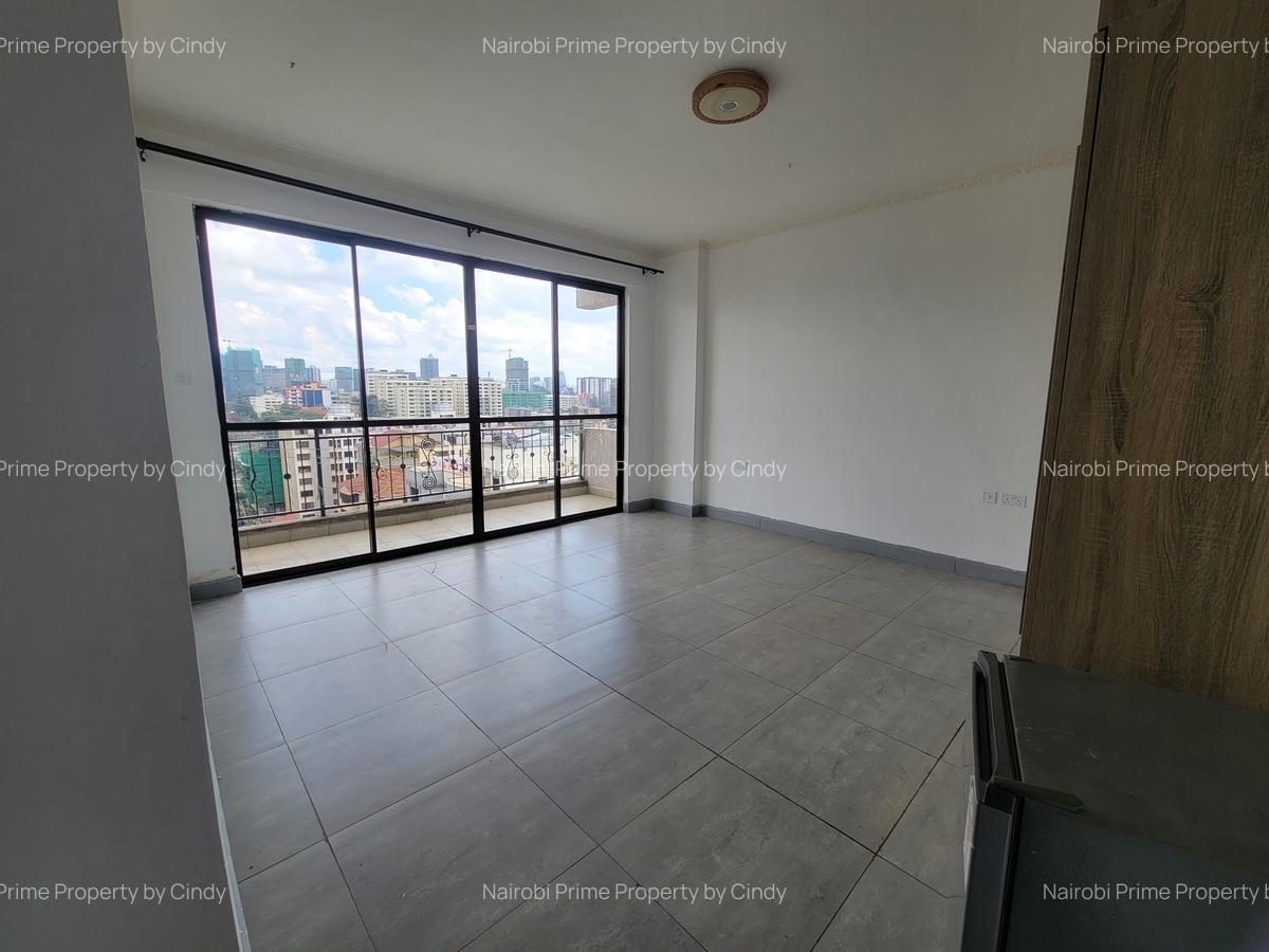 Serviced 4 Bed Apartment with En Suite at 2Nd Avenue - 7