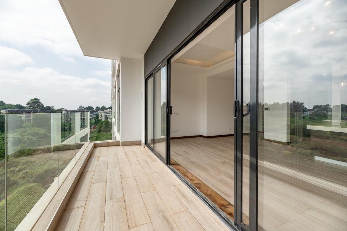 3 Bed Apartment with En Suite in Rosslyn - 5