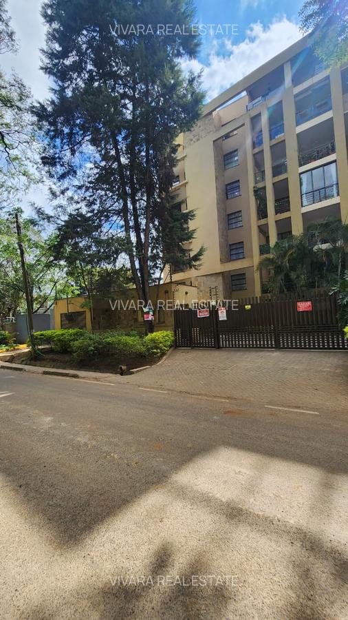 3 Bed Apartment with En Suite in Lavington - 2