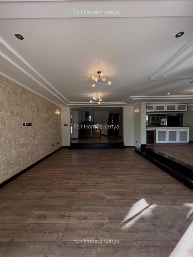 5 Bed Townhouse with En Suite at Lavington Green - 9