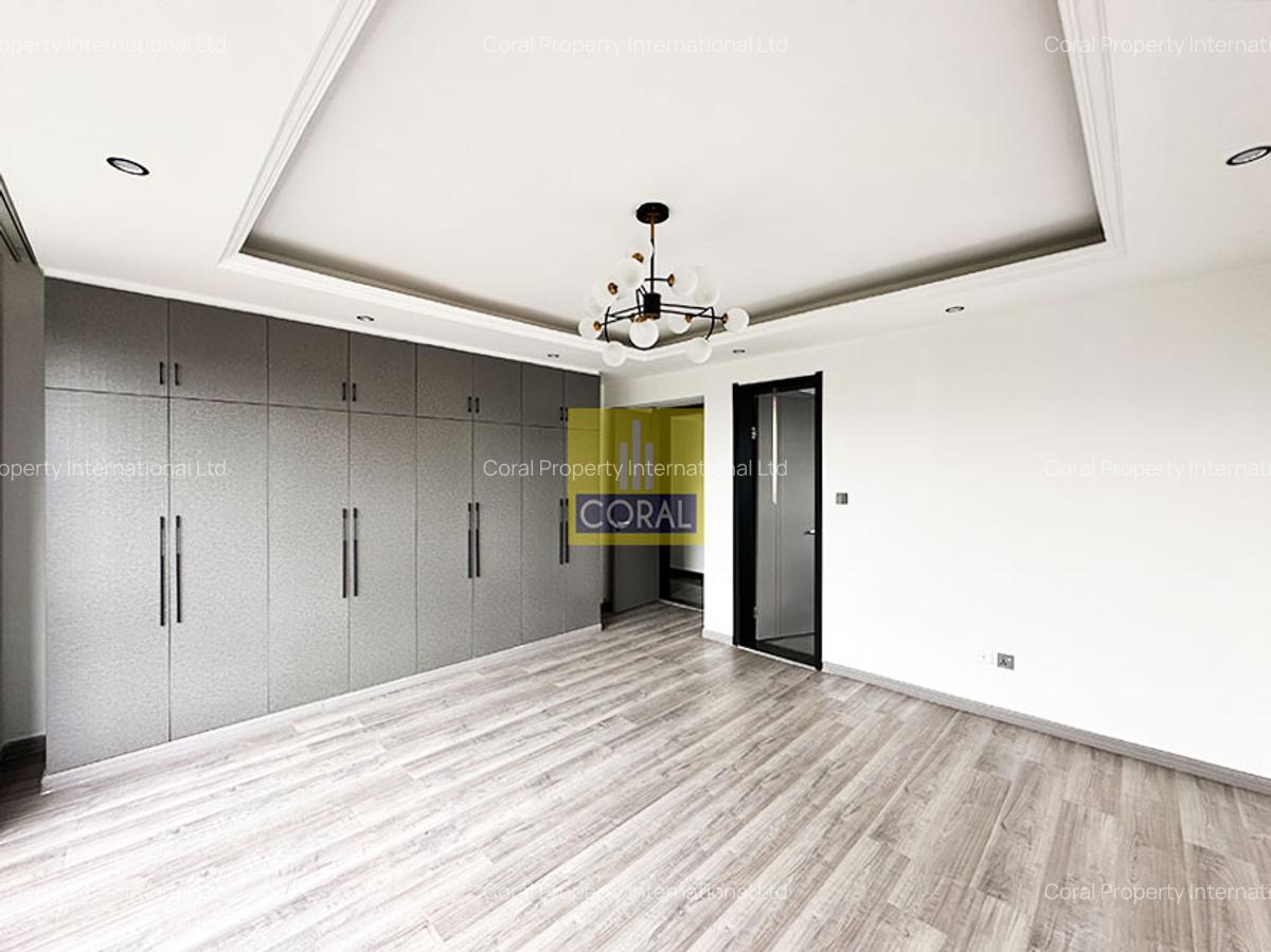 3 Bed Apartment with En Suite in Lavington - 13