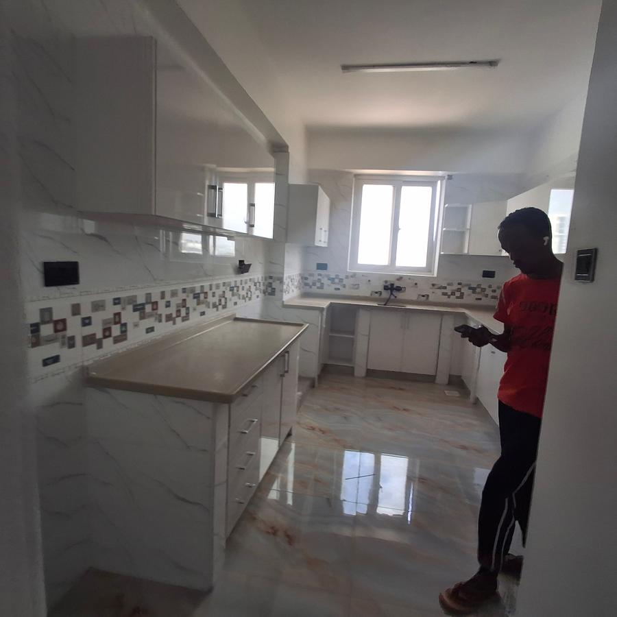 Serviced 3 Bed Apartment with En Suite at Mvita - 4