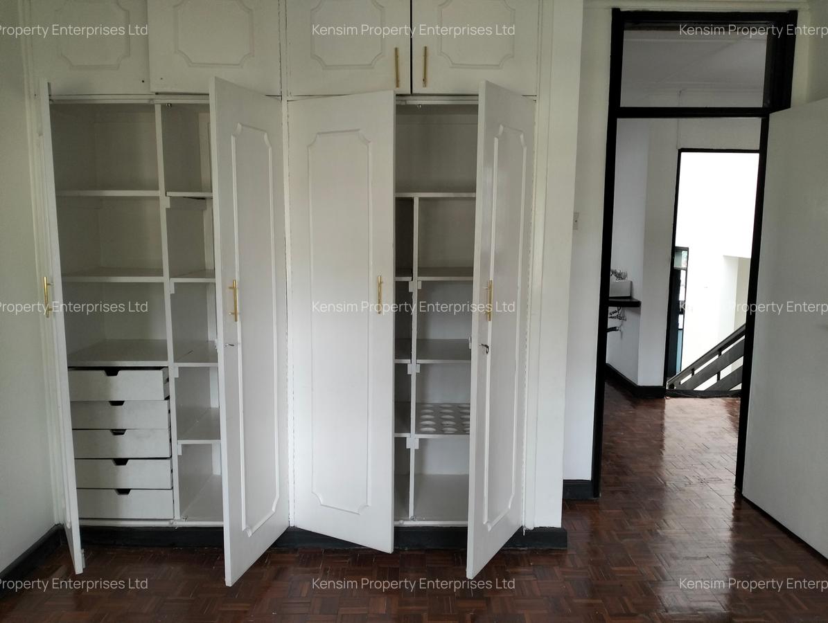 4 Bed Townhouse with En Suite in Lavington - 18