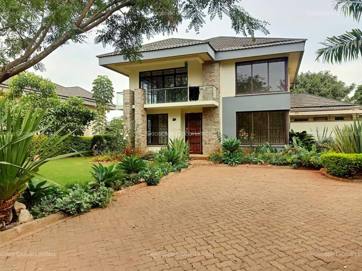 4 Bed Villa with En Suite in Ridgeways - 11