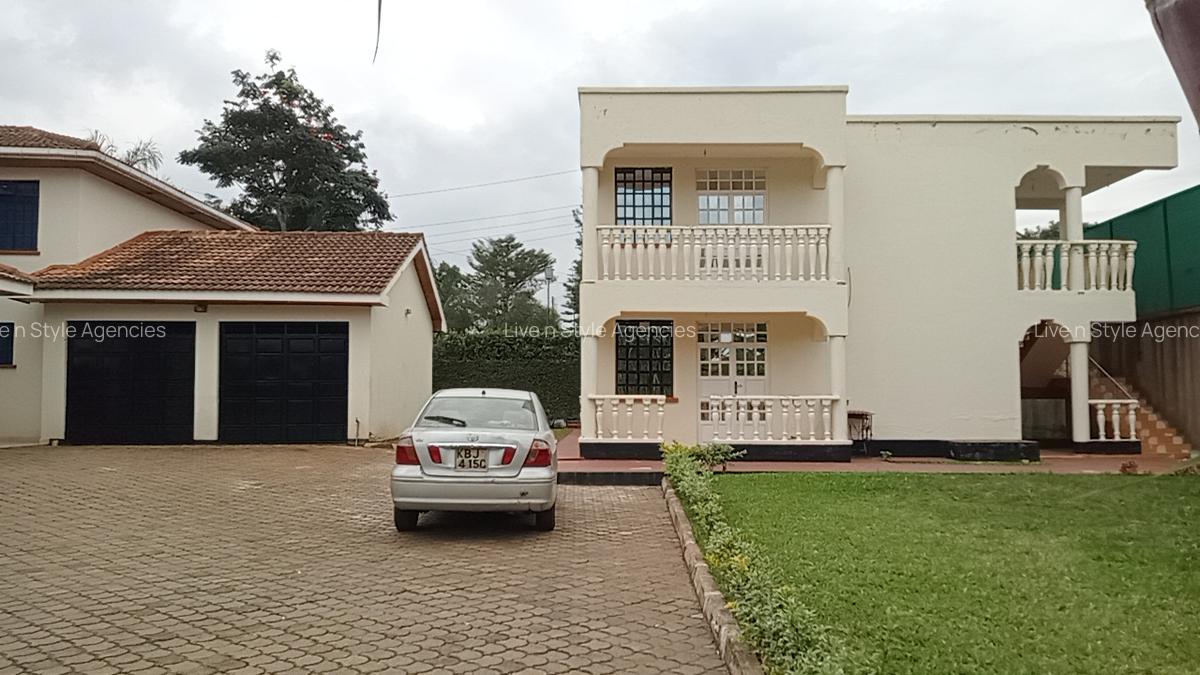 7 Bed House with En Suite in Runda - 4