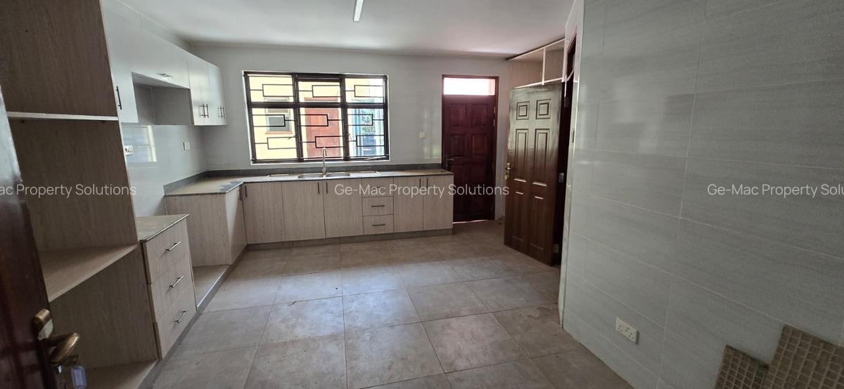 5 Bed Townhouse with En Suite in Lavington - 9
