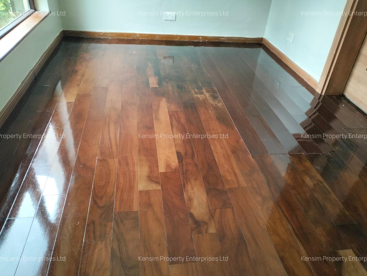 5 Bed Townhouse with En Suite in Lavington - 8