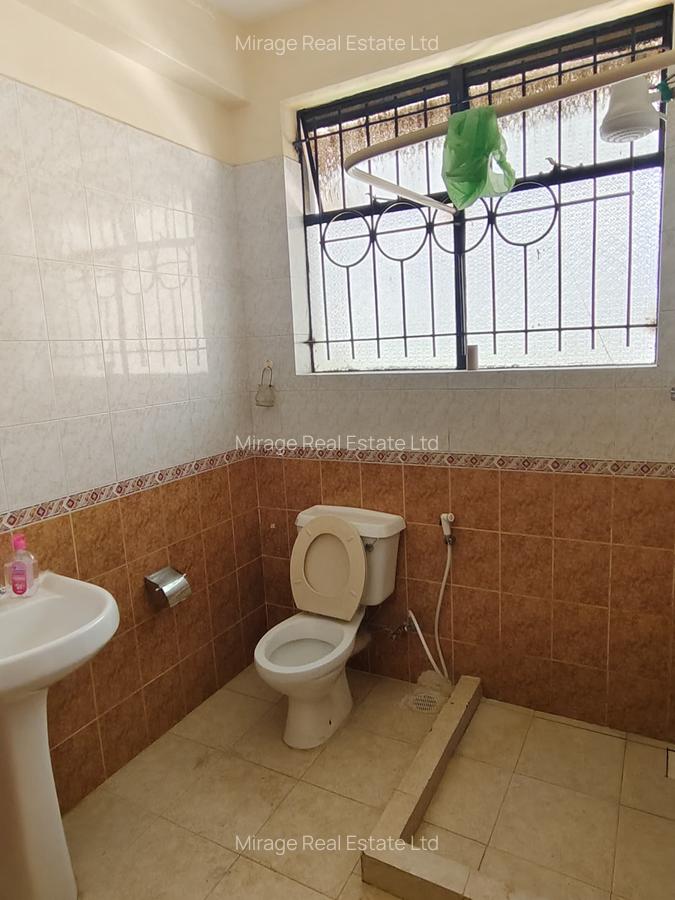 3 Bed Apartment with Swimming Pool in Kilimani - 20