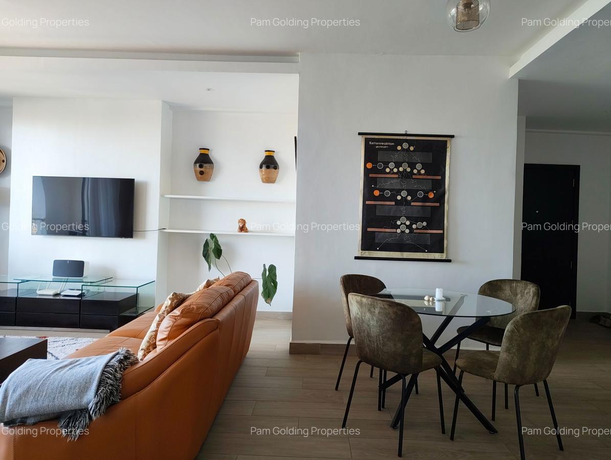 3 Bed Apartment with En Suite in Riverside - 6