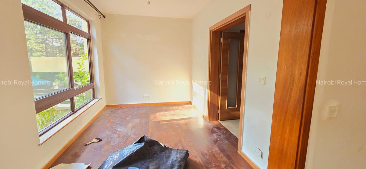 5 Bed Townhouse with En Suite at Lavington Green - 20