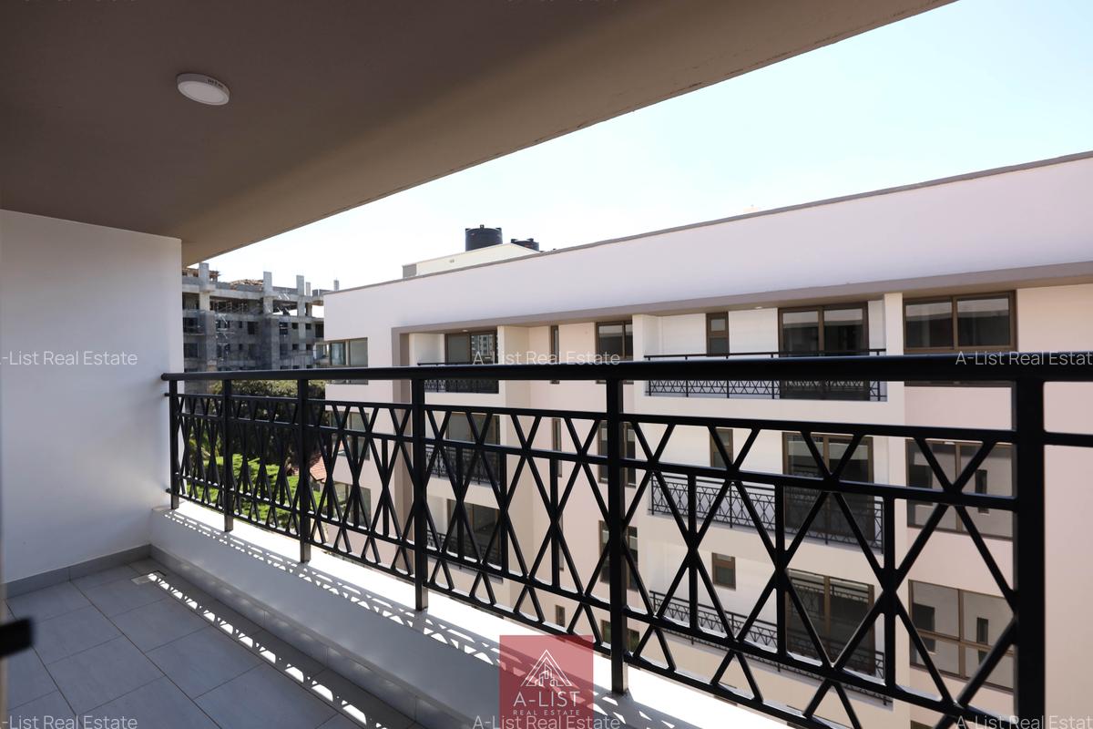 3 Bed Apartment with En Suite at Lavington - 10