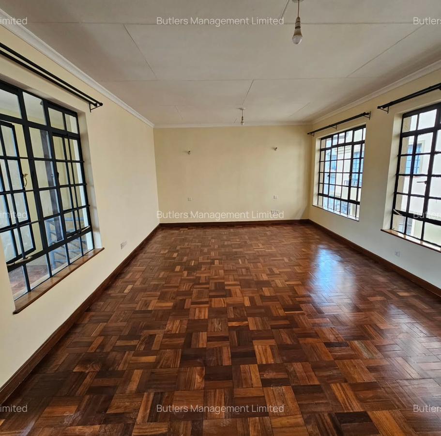 3 Bed Apartment with En Suite in Riverside - 8