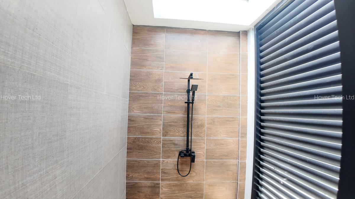 5 Bed Villa with En Suite in Lavington - 3