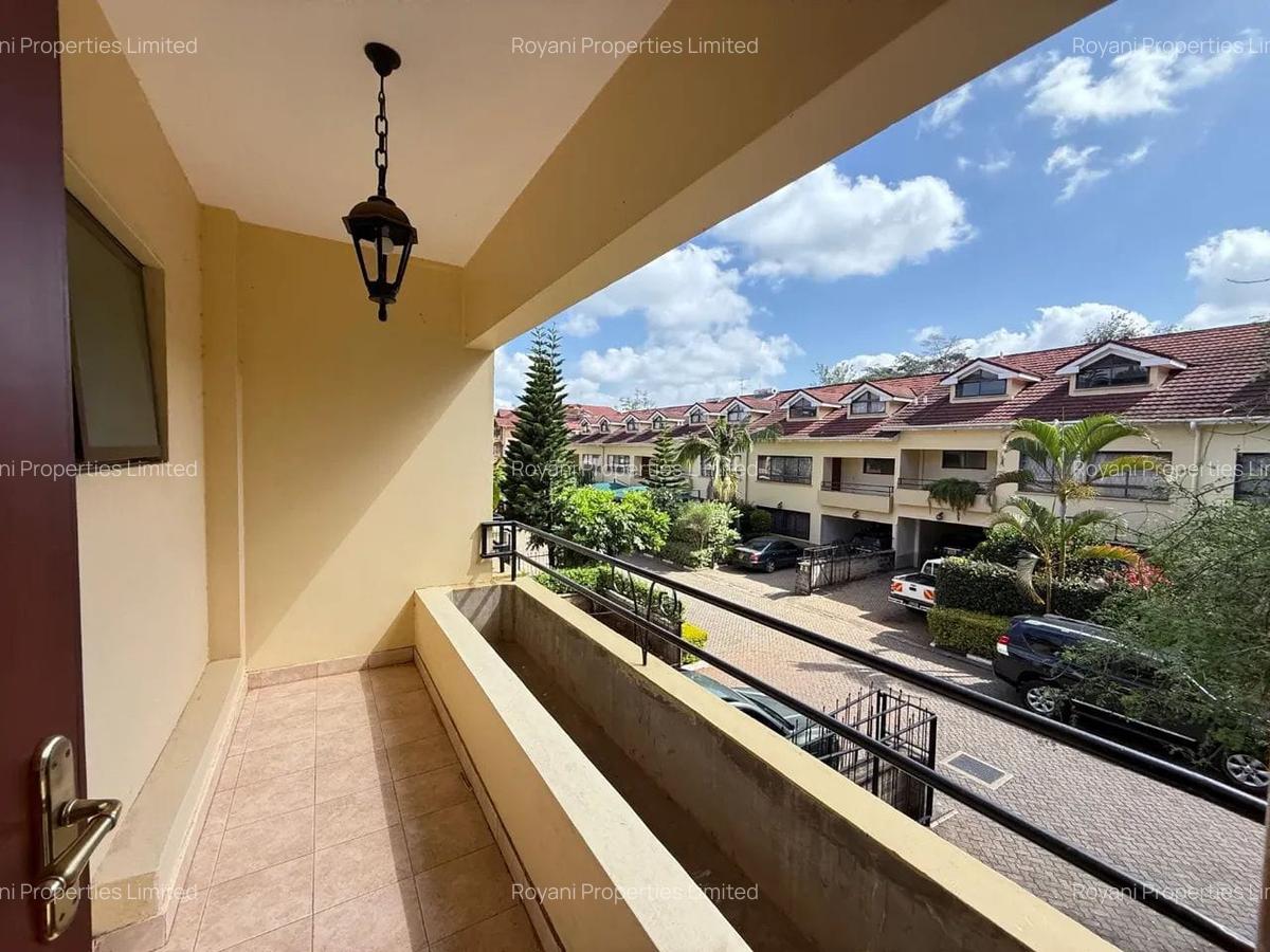 5 Bed Townhouse with En Suite in Lavington - 14