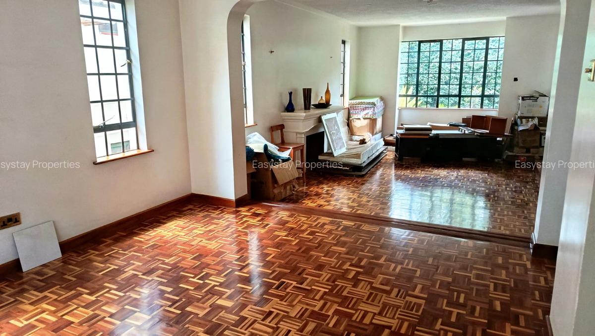 5 Bed Villa with En Suite in Lavington - 14