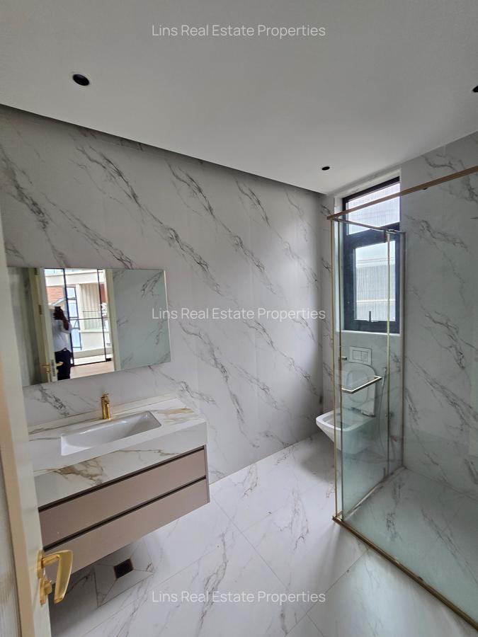 5 Bed Townhouse with En Suite in Lavington - 13