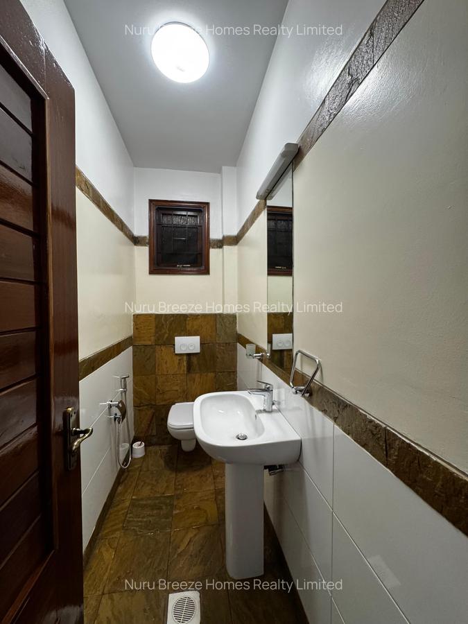 3 Bed Apartment with En Suite in Riverside - 9