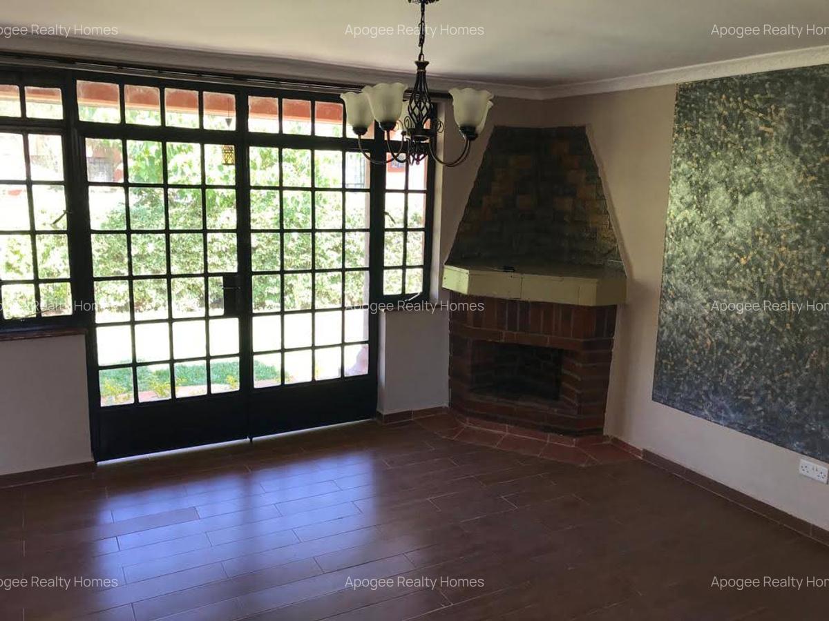 4 Bed House with En Suite at Fourways Junction Estate - 3