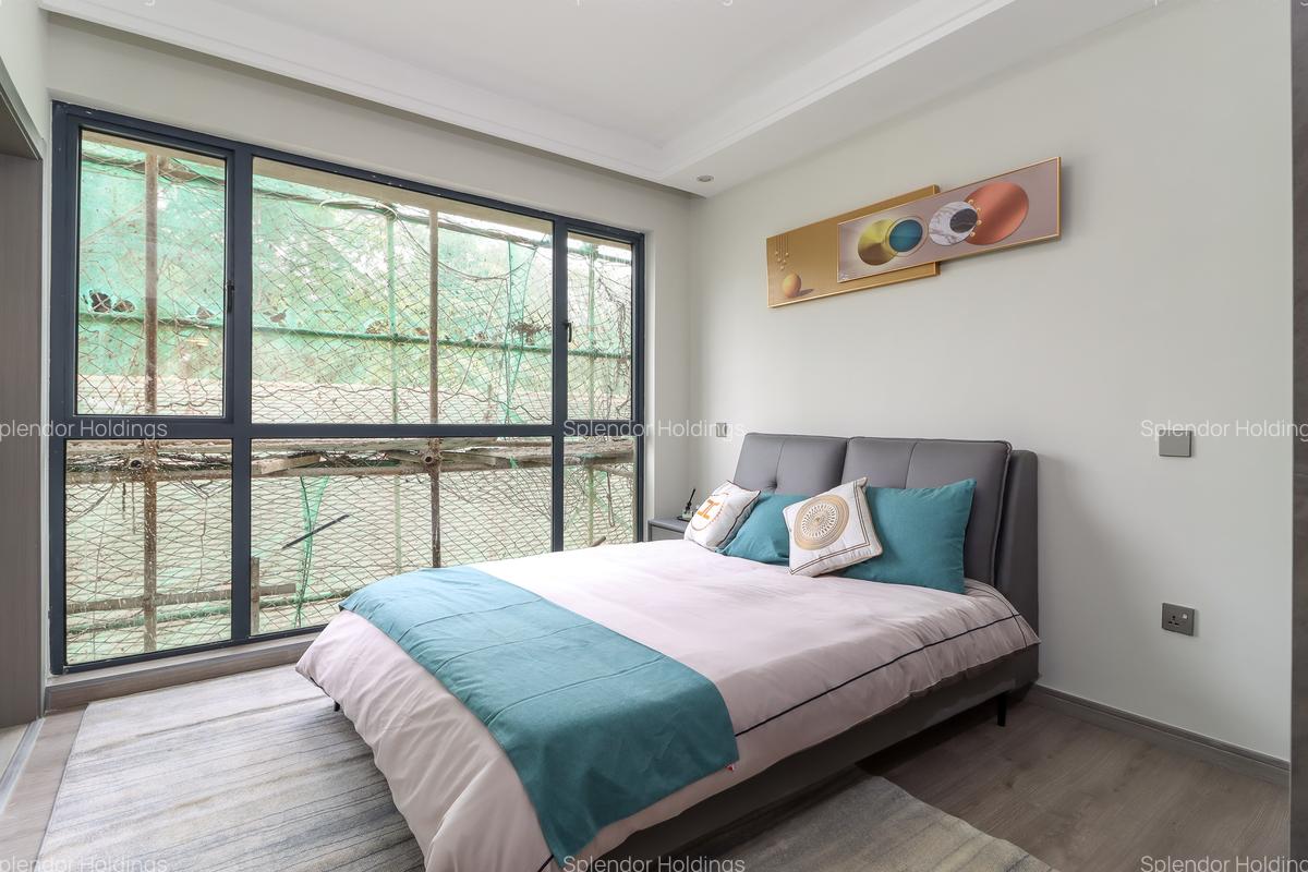 3 Bed Apartment with En Suite in Riverside - 13