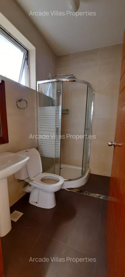 4 Bed Townhouse with En Suite at Lavington - 6