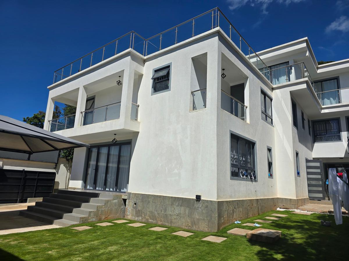 4 Bed Villa with En Suite at Kerarapon Drive - 17