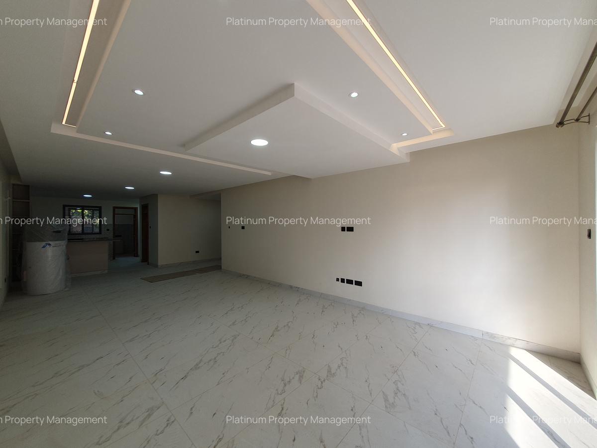 4 Bed Apartment with En Suite at 2Nd Parklands Avenue - 2