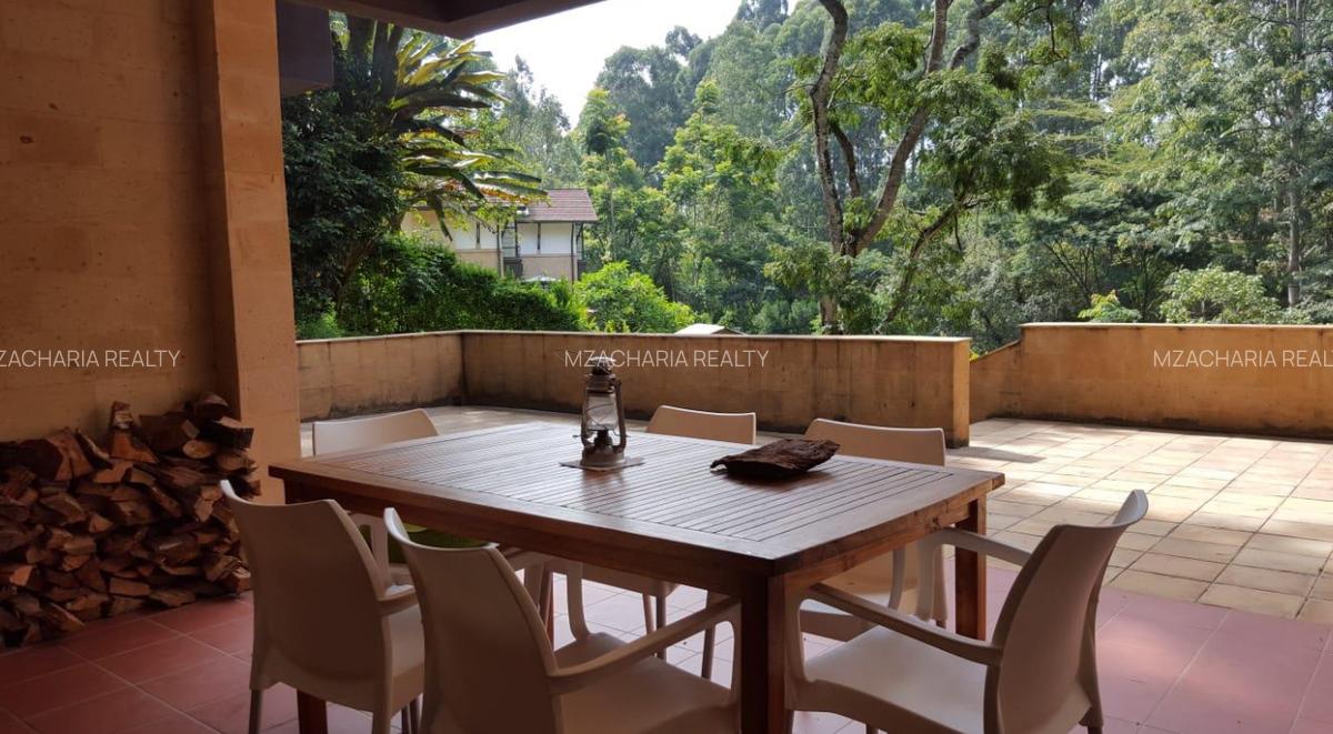 5 Bed Villa with En Suite in Rosslyn - 12