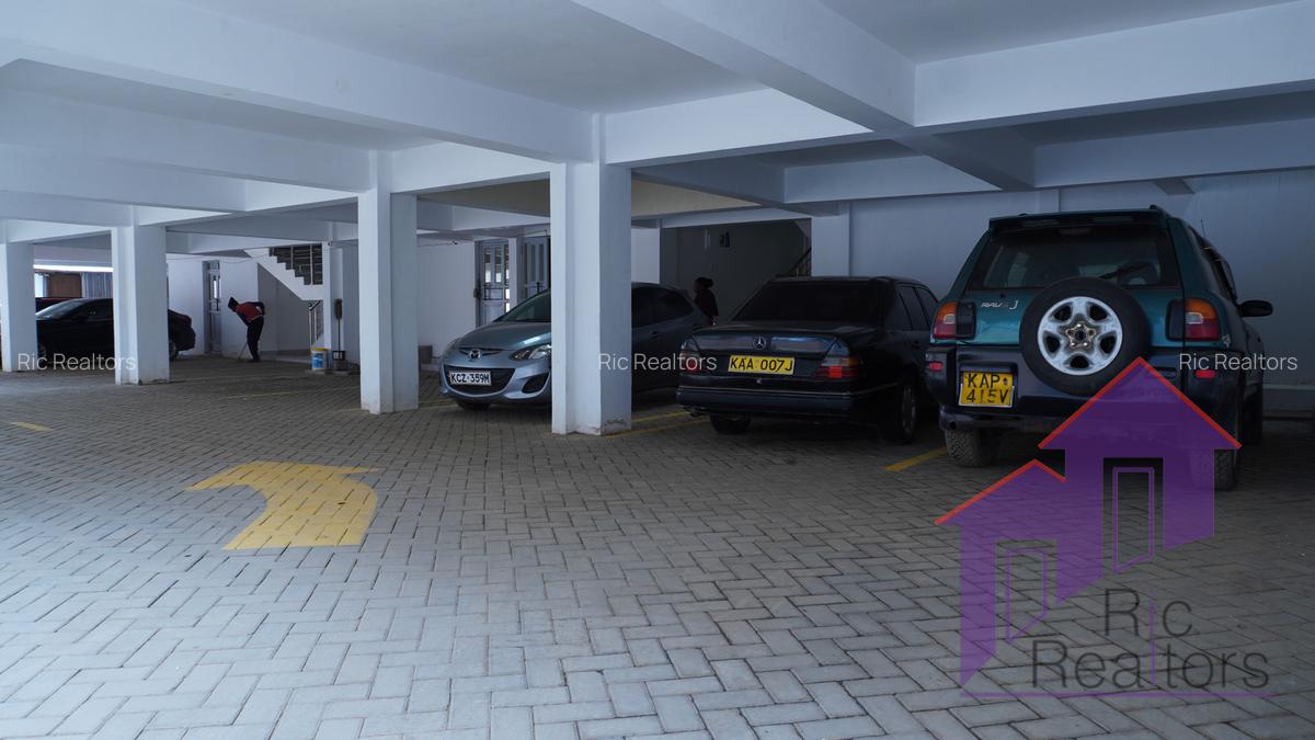 Serviced 3 Bed Apartment with En Suite at Acacia Road - 3