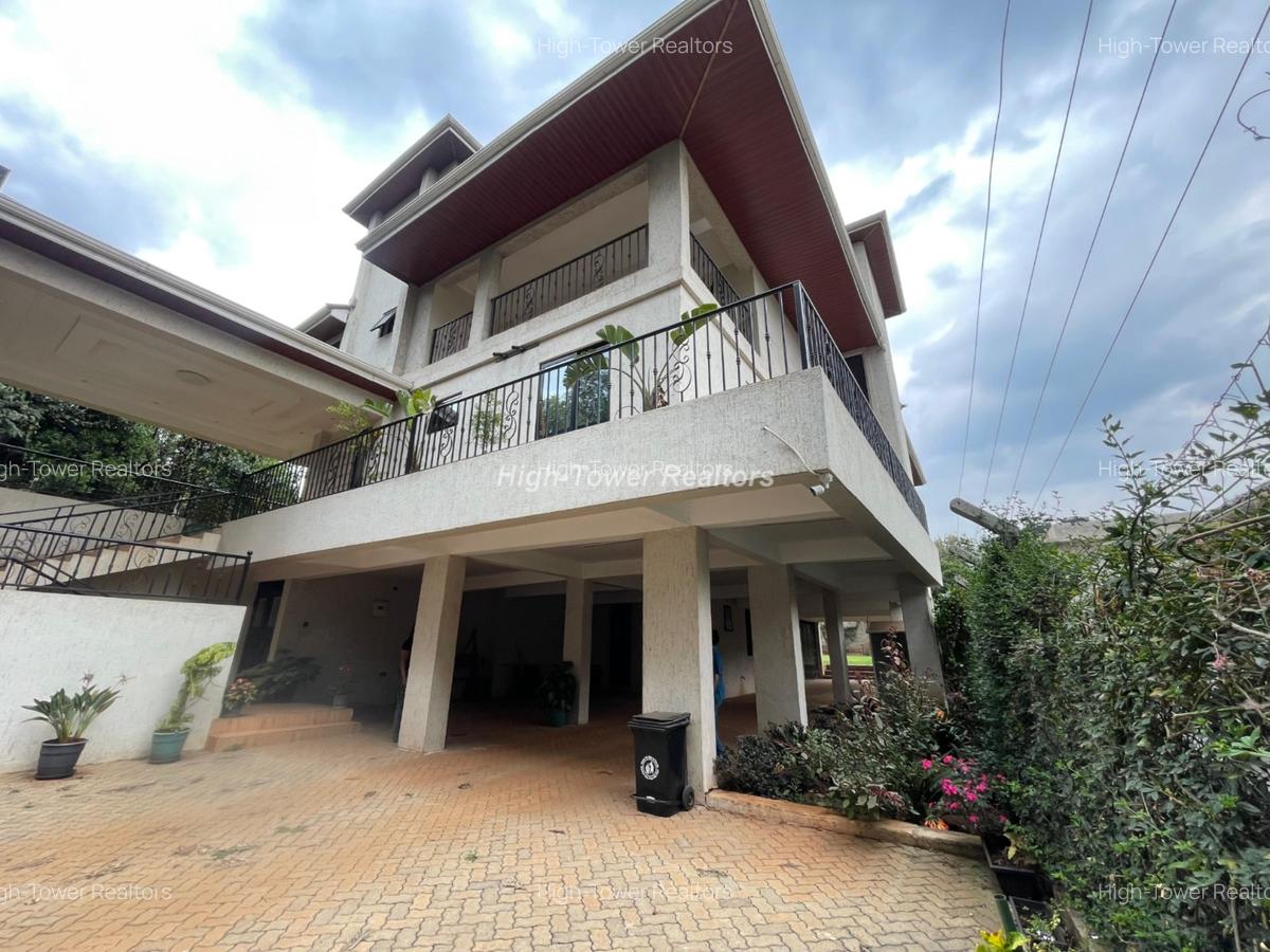 5 Bed House with En Suite at Kerarapon Drive - 2
