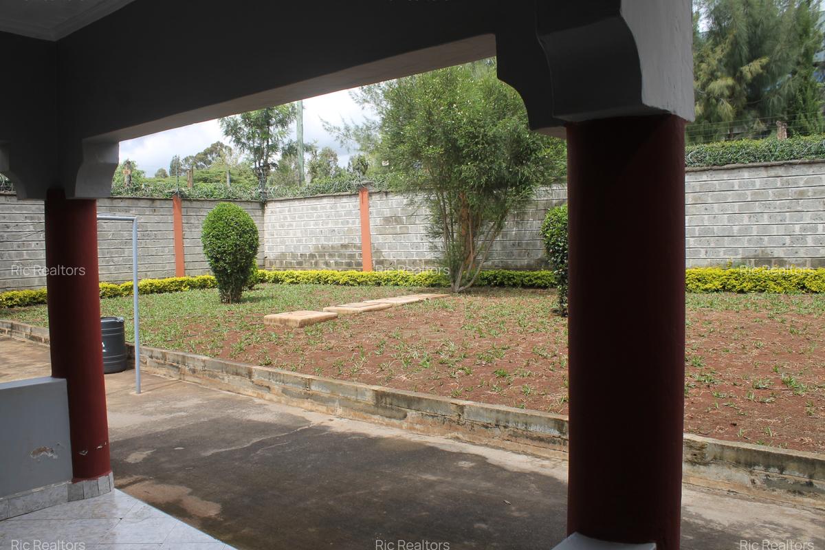 4 Bed House with En Suite at Olepolos - 9