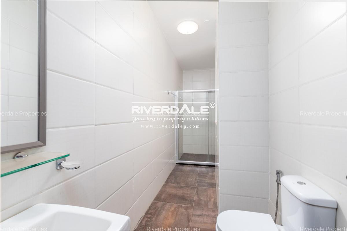 4 Bed Apartment with En Suite in Westlands Area - 15