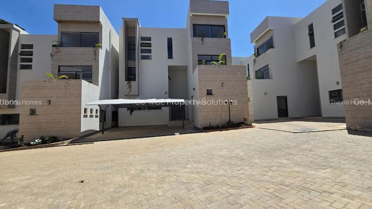 5 Bed House with Garden in Lavington - 10