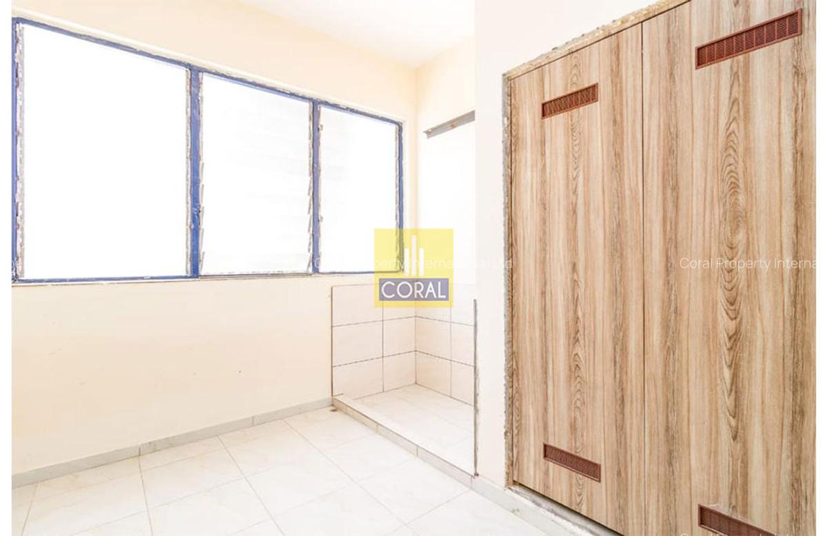 3 Bed Apartment with En Suite in Lavington - 5