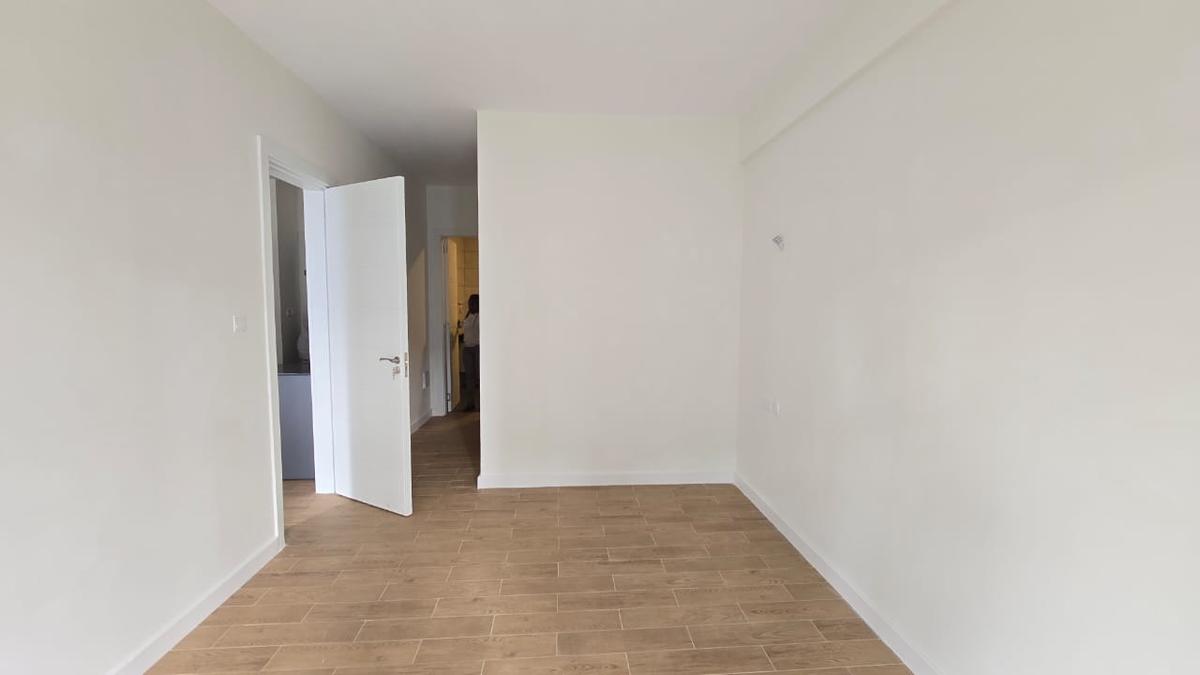 1 Bed Apartment with En Suite in Lavington - 5