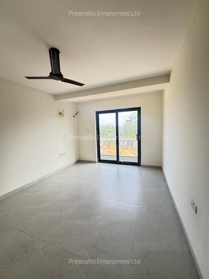 3 Bed Apartment with En Suite at Off Links Road - 16