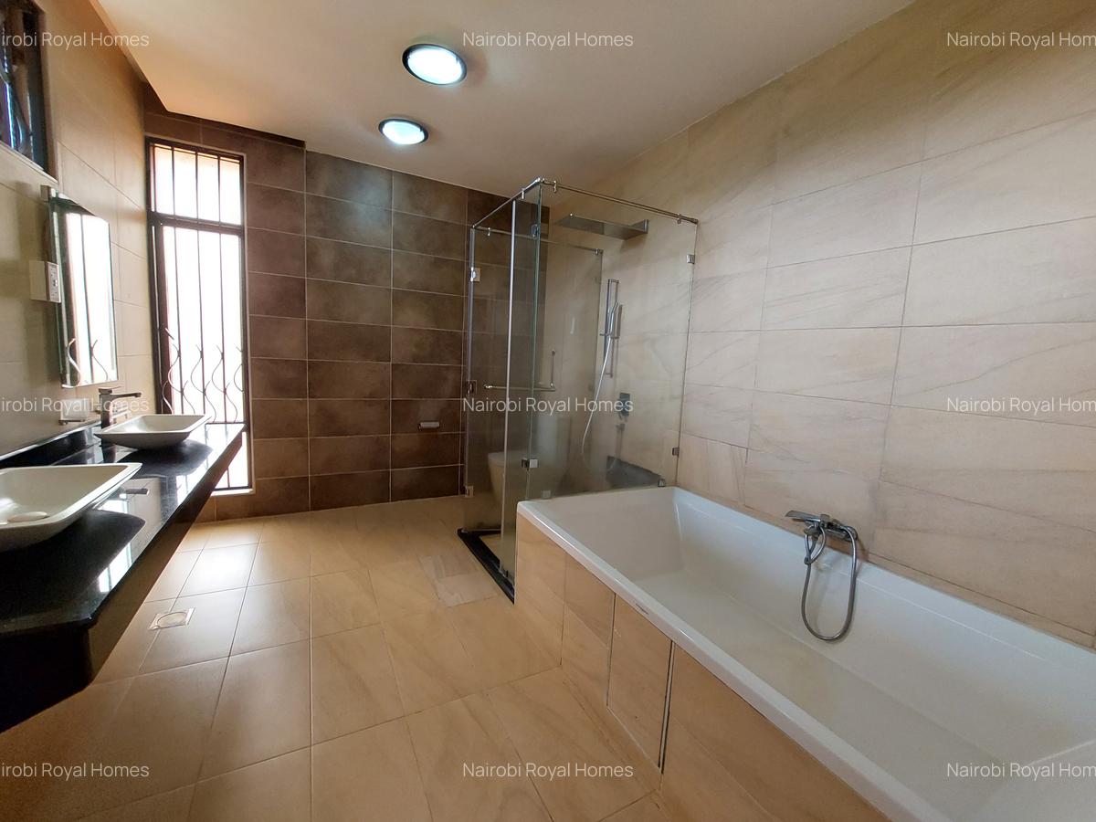 5 Bed Townhouse with En Suite at Runda Mumwe - 13