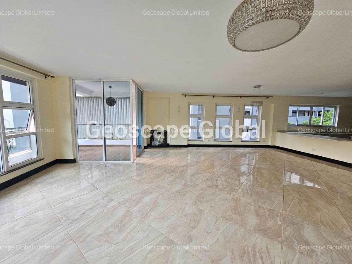 4 Bed Apartment with En Suite in Spring Valley - 3