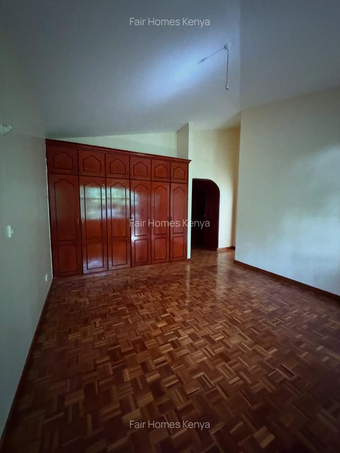 5 Bed Townhouse with En Suite at Riverside Drive - 17