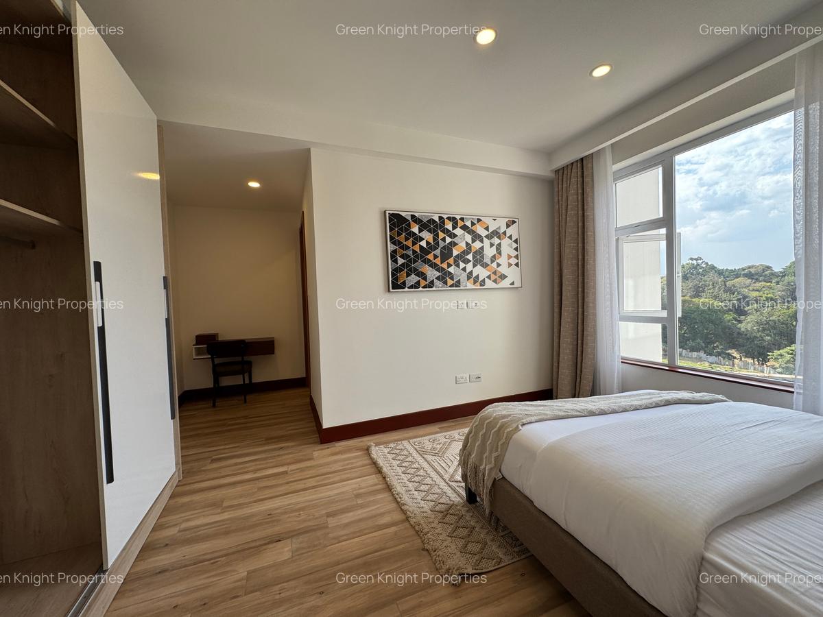 Serviced 2 Bed Apartment with En Suite in Parklands - 13