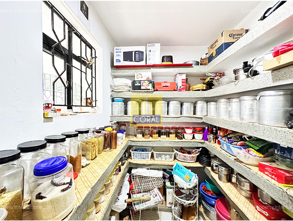 4 Bed Apartment in Riverside - 10