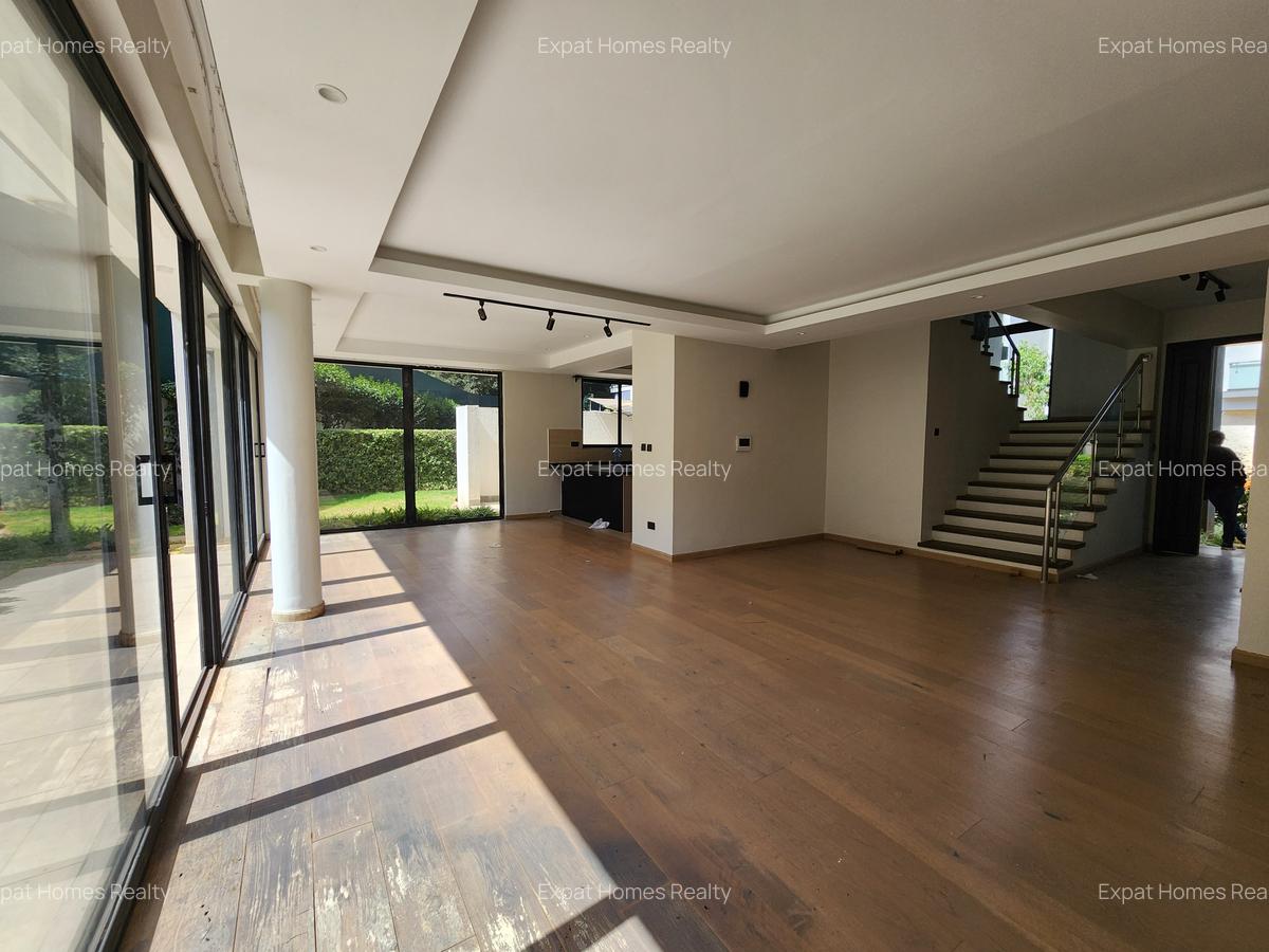 4 Bed Villa with En Suite in Lavington - 8