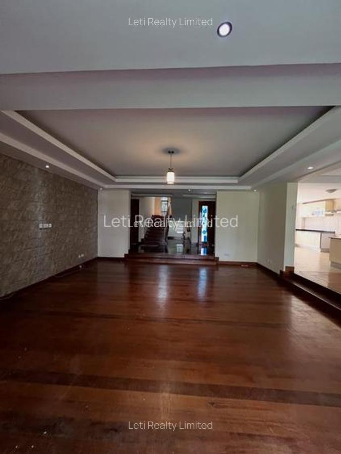 5 Bed Townhouse with En Suite in Lavington - 4