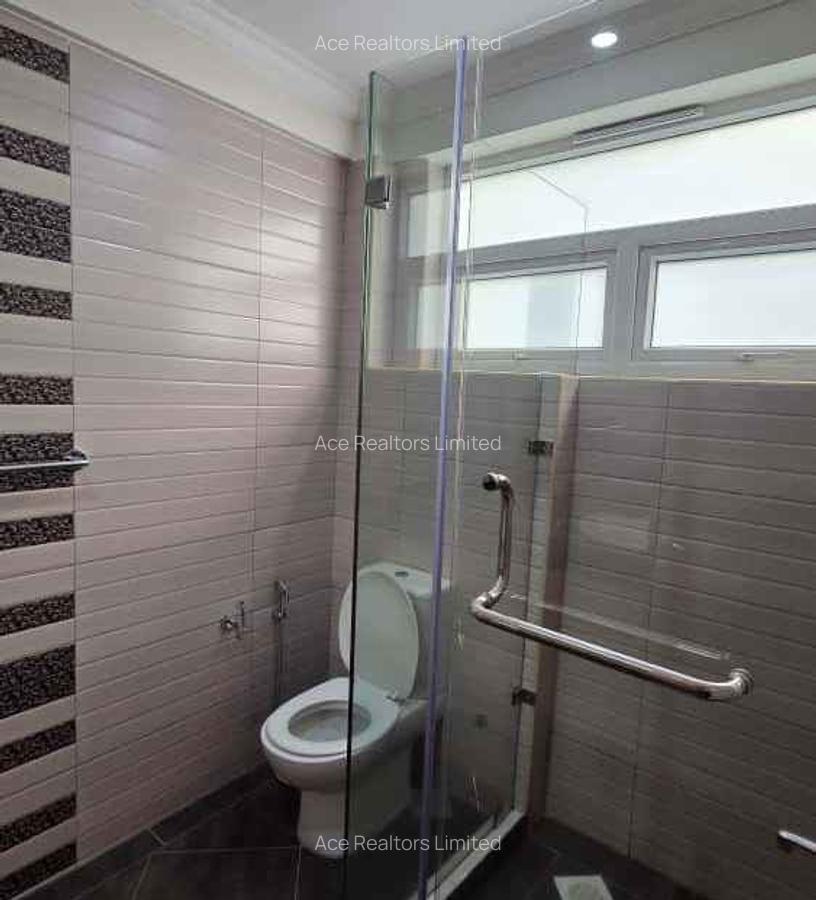 3 Bed Apartment with En Suite at Parklands - 13