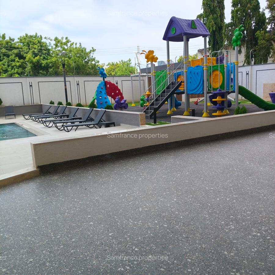 Serviced 3 Bed Apartment with En Suite at 5Th Avanue - 6